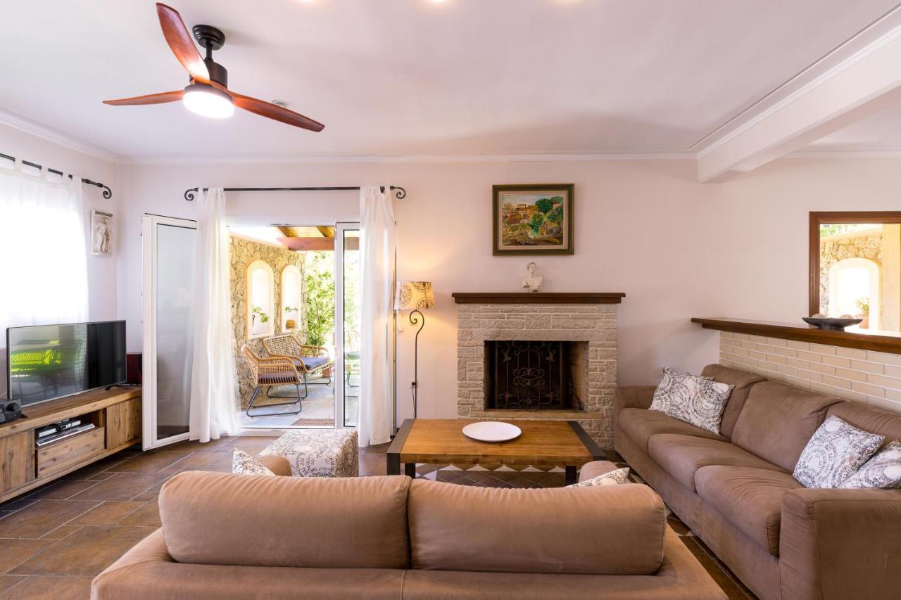 Villa St Nicholas House With Private Heated Pool Дасия Екстериор снимка